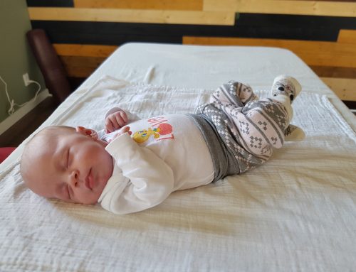 Baby har en favoritside eller ligger i bananstilling